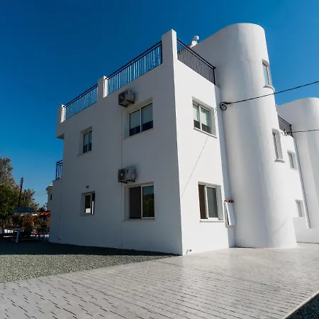 Sanders White Mountain Spacious 5-bedroom With Private Pool