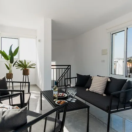 Sanders White Mountain Spacious 5-bedroom With Private Pool *