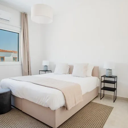 Sanders White Mountain Spacious 5-bedroom With Private Pool * Tala